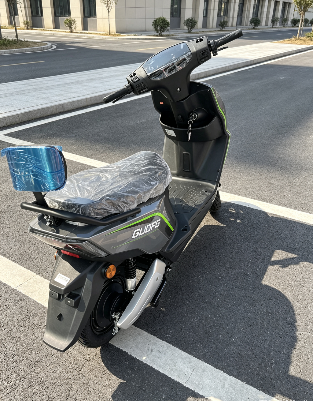 1000W City Commuter Electric Scooter | 60KM/H Max Speed, Available options. Mileage Adult Electric Motorcycle