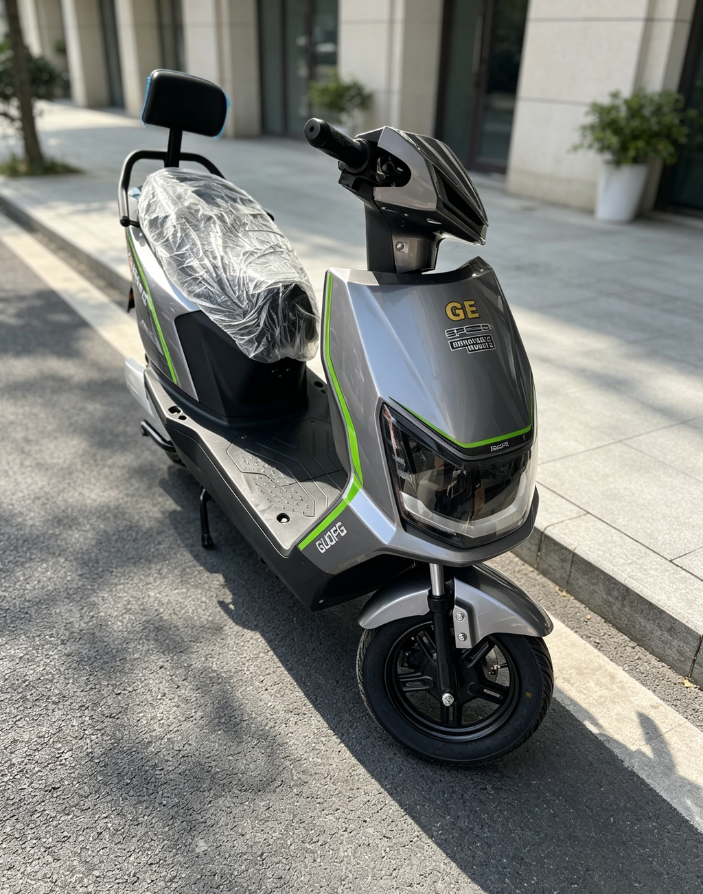1000W City Commuter Electric Scooter | 60KM/H Max Speed, Available options. Mileage Adult Electric Motorcycle