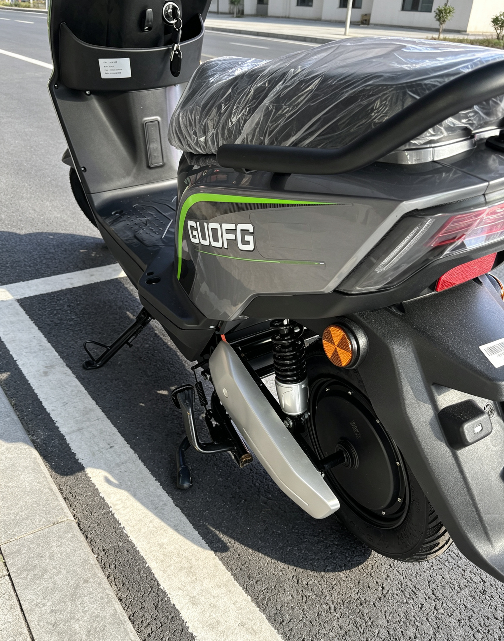 1000W City Commuter Electric Scooter | 60KM/H Max Speed, Available options. Mileage Adult Electric Motorcycle